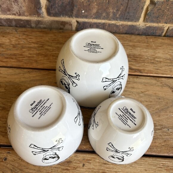 Skull Signature Housewares Ceramic Halloween 3 Nesting Bowls Microwave Safe - Picture 4 of 11